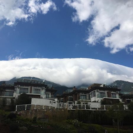Liman. Cloud Golf Homestay ต้าหลี่ ภายนอก รูปภาพ